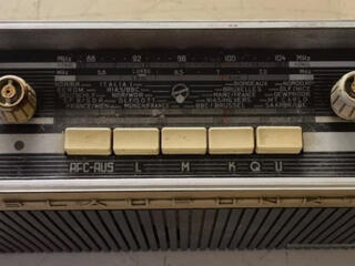 Продаю радио, динамики и лампы производства ГДР.