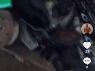 Есть двигатель 2.5 Диз. Митсубиси Пажеро