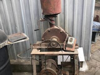 ПРОДАМ зернодробилку