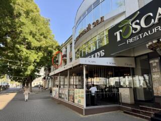 Сталинка, самый центр, 69.5 кв. м., начат капитальный ремонт