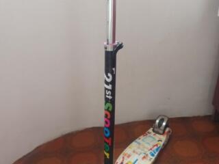 Продам детский трёхколёсный самокат Scooter.