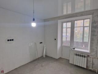 Продаётся 2-комнатная квартира 2/5, общая площадь-47,7, жилая- 29,2