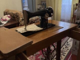 Продам швейную машину
