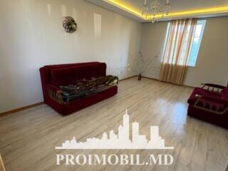 Vă propunem spre vânzare această vilă cu2nivele în Codru, stradela ...