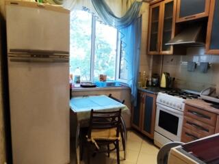 Сдам комнату в 3-ком. квартире без хозяйки на 7-ст. Большого Фонтана.