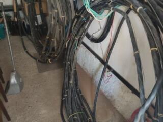 Кабель б/у в отличном состоянии