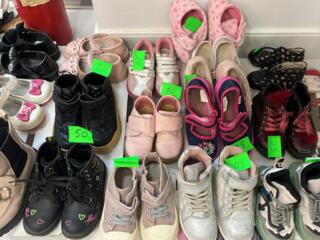 Детская обувь разная