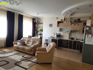 Продам 3-з комн. квартиру с евроремонтом в новострое на Дюковской.