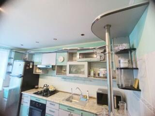 Здаю 3-кімнатну квартуру, Центр