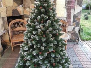 Новогодняя ёлка 2,2 м с инеем и шишками