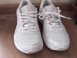 Кроссовки 36р. asics