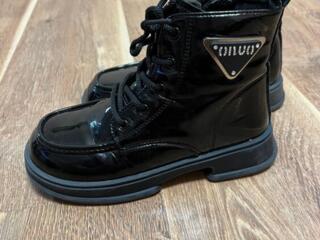 Продам Ботинки на Девочку