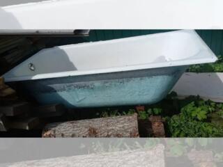 Продам ванну чугун б/у 550руб. Ванна сталь, для дачи 200 руб.