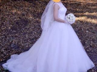 Свадебное платье (не венчанное)!