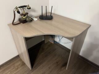 Продам новый стол 85х85