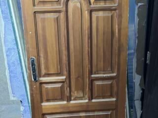 Продам межкомнатные двери из дерева
