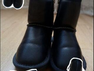 Угги из натуральной гладкой кожи с мехом. 26р Лёгкие, не промокают.