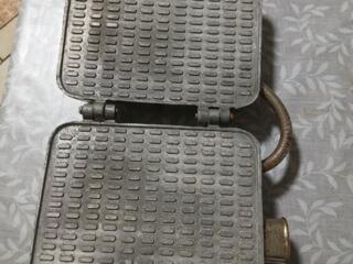 Вафельница б/у