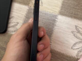 Продам IPhone 13