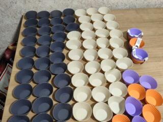 Продам новые силиконовые формочки для выпечки, пять рублей одна штучка