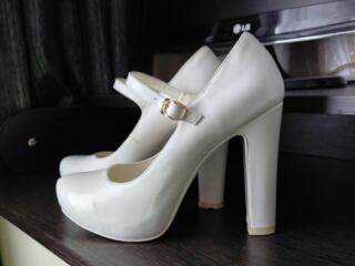 Туфли белые женские, б/у