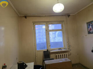 Продам сотовую на Ак. Глушко/рынок Людмила