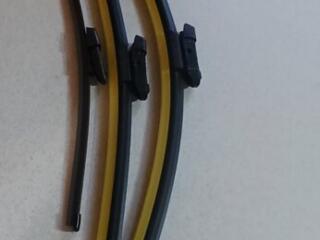 Продам новый комплект дворников подходят на тауран и шаран. цена 250р