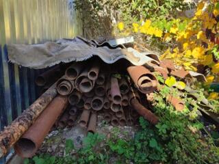 Металлические трубы и уголки