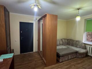 Срочно! Продается комната с ремонтом и балконом Красные казармы 4/5 эт