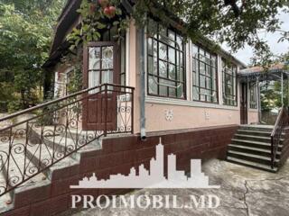 Vă propunem spre vânzare această casă în Strășeni, str. Unirii, cu ...