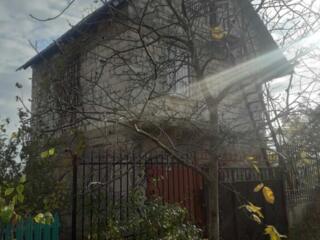 Se vinde un lot si o casa nеfinisata cu 6 sote com Cruzesti lotul Pomi