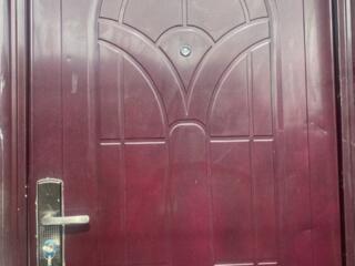 Двери б/у металлические