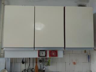 Продам кухню 300руб. /450/ 600/ 350/ 350