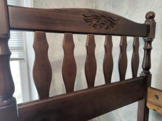 Кровать продается двухъярусная, дерево натуральное, выдвижные ящики