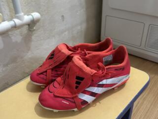 Футбольные бутсы