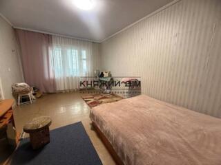 Оренда велика квартира Дарницький район, вул. Ревуцького 18А. ...