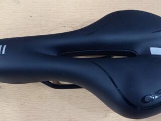 Продам новое сиденье для спортивного велосипеда