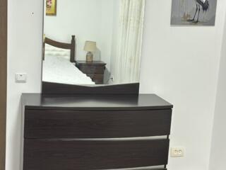 Комод с зеркалом