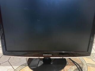 Продам Монитор б/у в рабочем состоянии