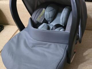 Продам автокресло 0+