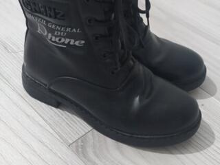 Продам ботинки