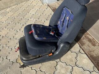 Продам 2 детских сиденья