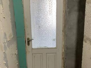 Продам б/у дверь