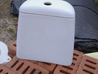 Продам унитаз б\у и бачок