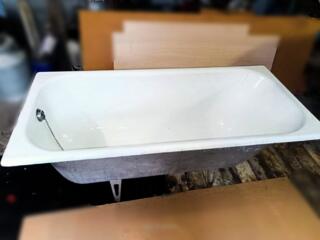 Чугунная ванна 150 см, на ножках, б. у., чистая в хорошем состоянии