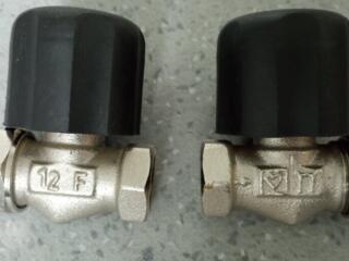 Продам 2 крана (новые)