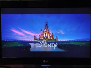 LG 26", отличный звук, крепкий корпус, пульт, документы