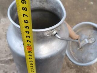 Продам бидончик с крышкой