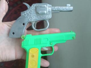 Игрушечные пистолеты