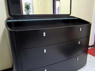 Комод с зеркалом